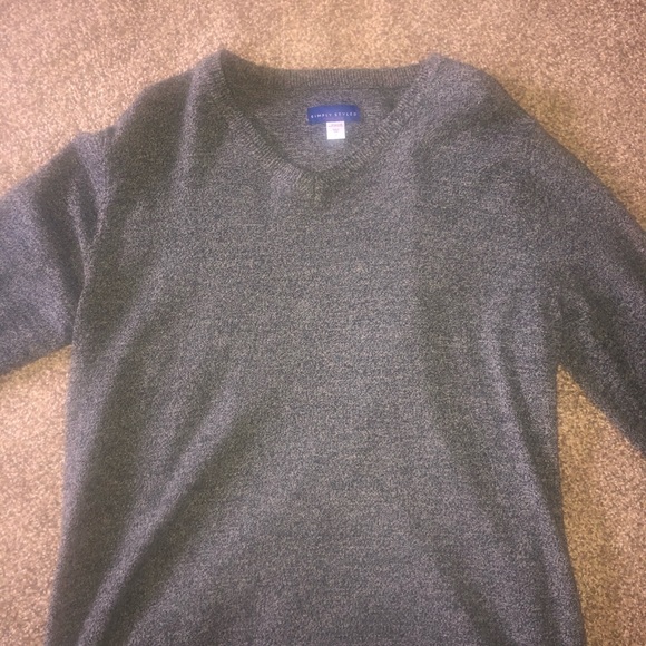 Simply styled sweater - Picture 4 of 4